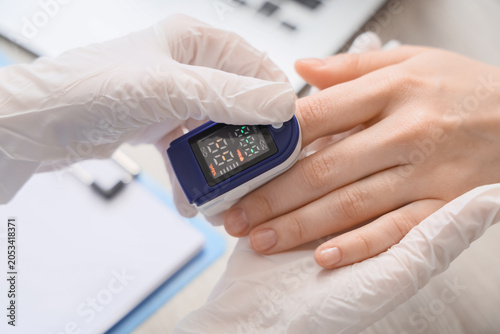 Medical oxygen saturation m...