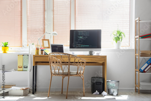 Modern home office workspac...
