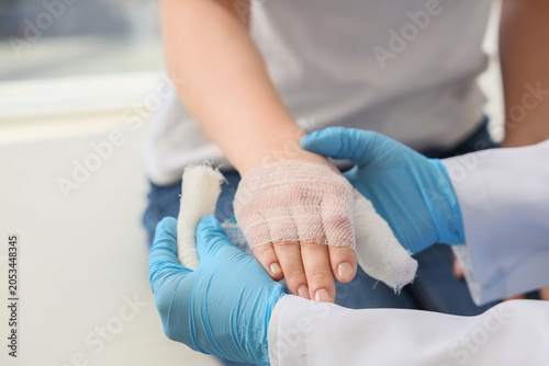 Medical professional applyi...
