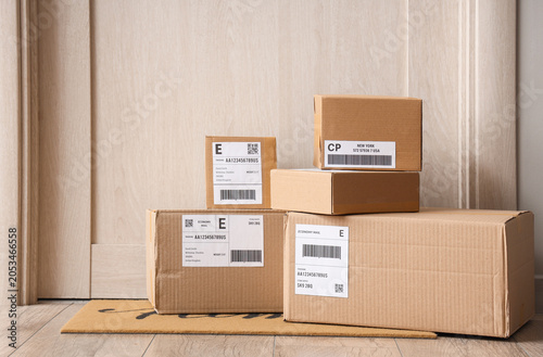 Cardboard delivery boxes wi...