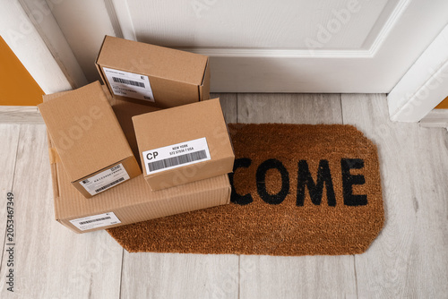 Online shopping delivery bo...