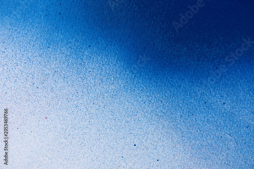 青色のスプレー塗料で塗った背景	