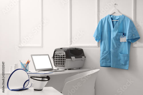 Veterinary clinic office wi...