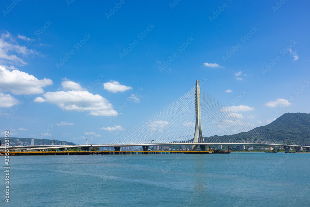 Fototapeta premium Suspension bridge Danjiang Bridge in Tamsui Taiwan