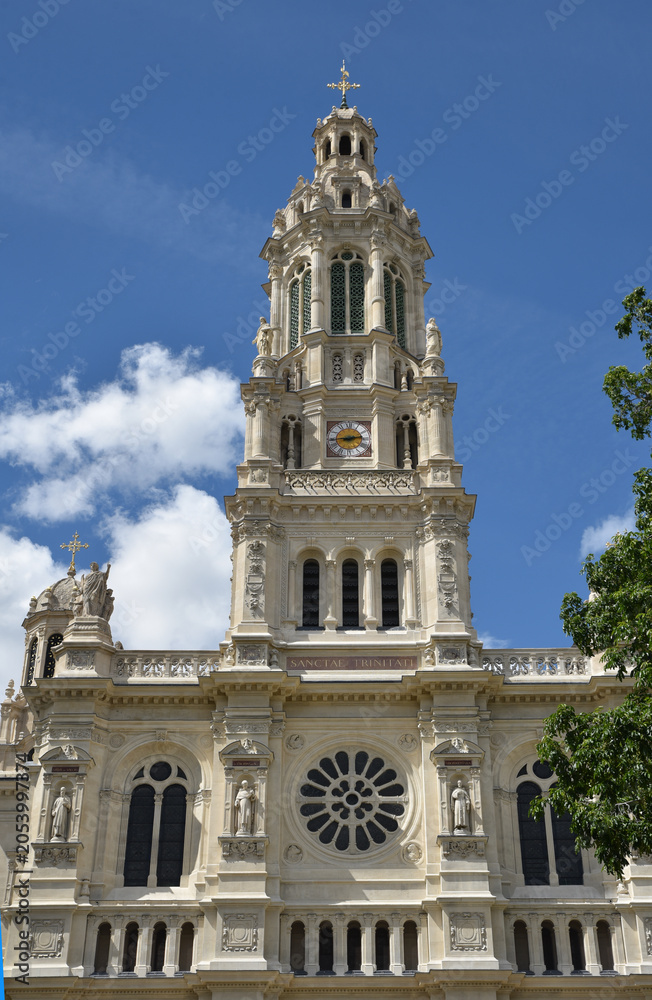 Fototapeta premium Clocher de l'église de la Trinité à Paris