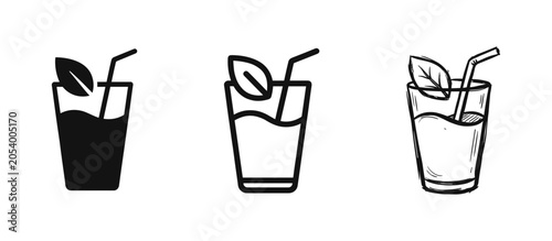 Fényképezés Refreshing Summer Drink Glass with Straw and Mint Leaf Icon - Set of Three Style