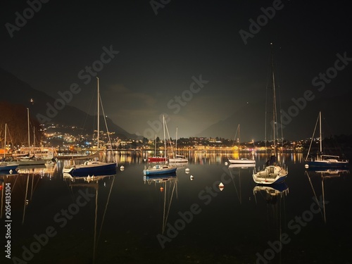 Foto marina at night