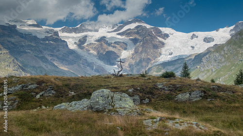 Φωτογραφία Majestic view of the Monte Rosa glacier massif from Gressoney Valley, Aosta Valley, Italy