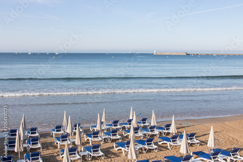 plage des Sables d'olonne en Vendée en France sur la côte atlantique le matin en été