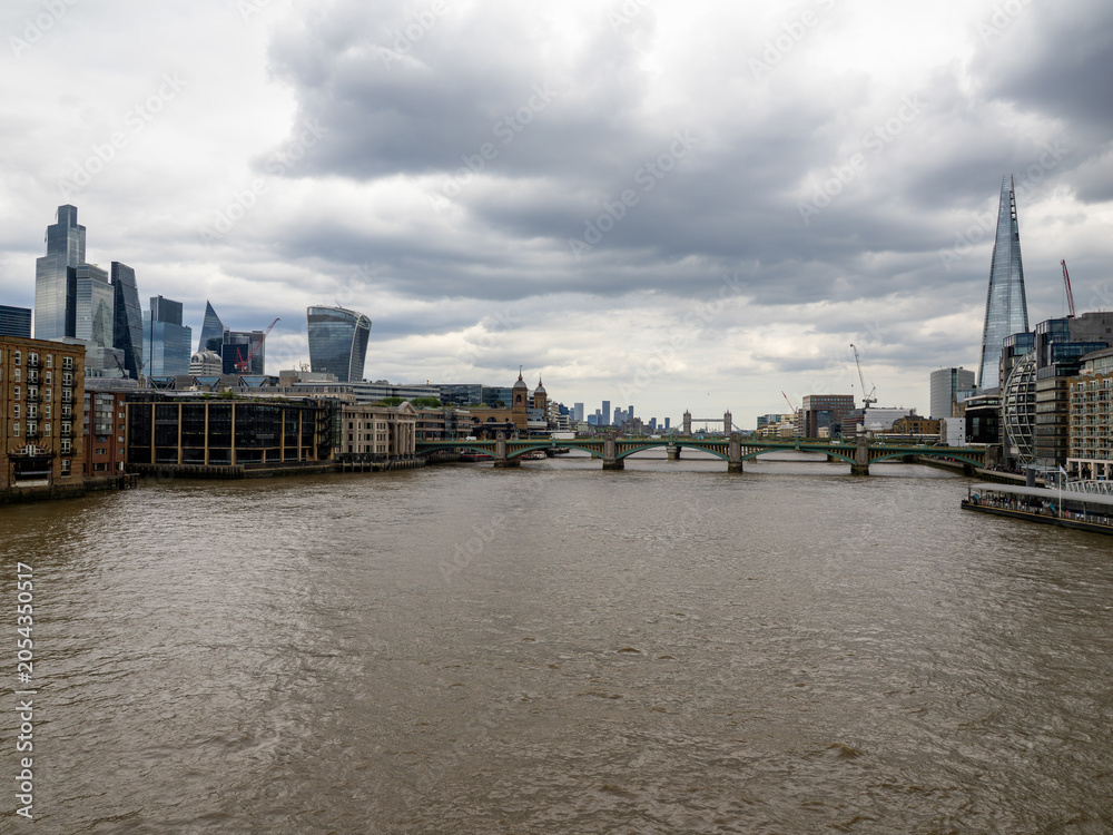 Obraz premium River Thames seen from the Millenium Bridge, London, UK