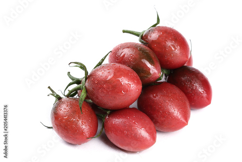 Foto Fresh Red Tomatoes with Water Droplets on White Background