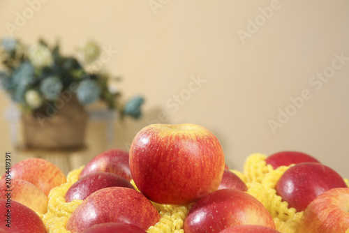фотографія Fresh Red Fuji Apples Still Life Arrangement with Natural Background