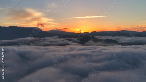 高千穂・国見ヶ丘に広がる雲海の絶景 空撮