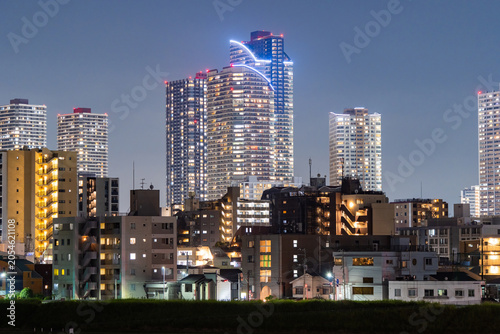 Photos 武蔵小杉のタワーマンション群と多摩川沿いの夜景
Night View of Musashi-Kosugi Tower Apartments Along the
