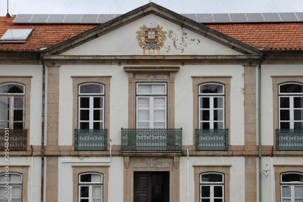 Obraz premium old stone hall (palace ?) in bragança in portugal 