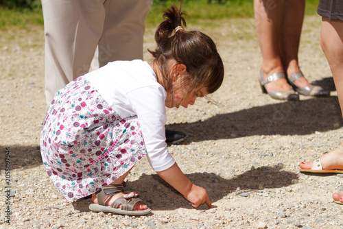Принти на полотні enfant joue lors d'un mariage