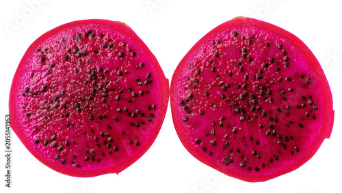 Foto Isolated two halves of fresh ripe red dragon fruit or pitaya showing vibrant fle