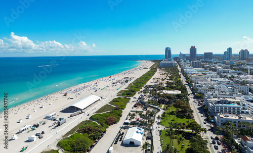 Εκτύπωση καμβά Miami coastline from drone