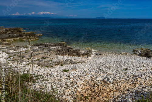 Obraz na plátně Rocky beach at Deadshot Bay near Liznjan in Croatia