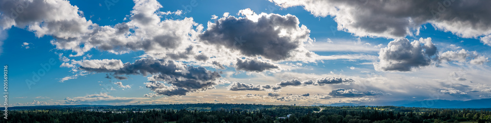 Obraz premium Dramatic Cloudscape Over Fraser Valley, British Columbia, Canada — Panoramic Sky And Forest Landscape