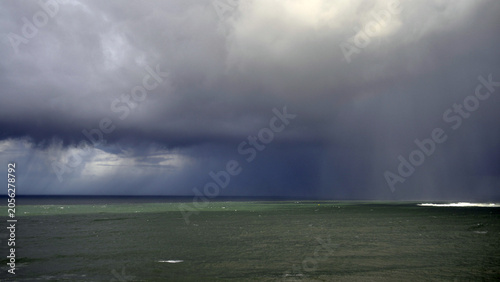 Φωτογραφία Weather: a violent rainstorm over the Atlantic Ocean, in the northern hemisphere winter