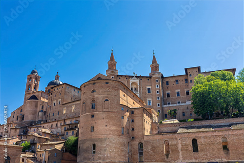 Fotografía Cityscape of Italian town Urbino with majestic Palazzo Ducale