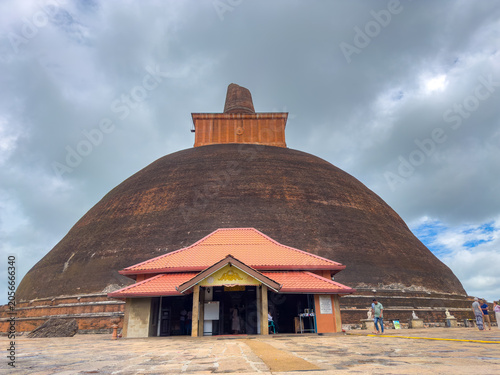 Billede på lærred The ancient Jethawanaramaya Stupa, a magnificent monument from the Anuradhapura Kingdom in Sri Lanka