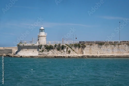 Tableau sur toile The lighthouse in the old port; Trani, Province of Barletta–Andria–Trani, Puglia