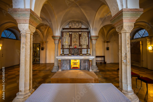 Innenansichten einer Barockkirche 