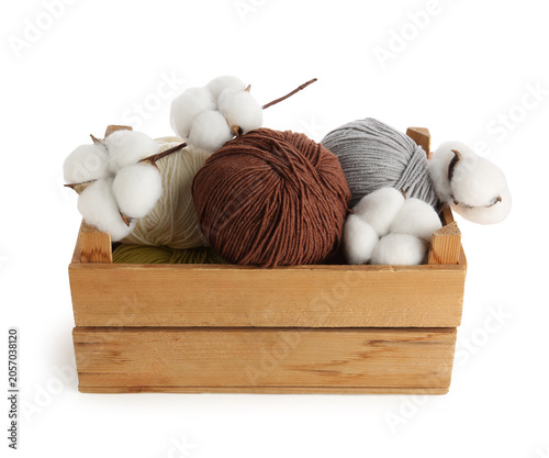 Natural cotton bolls and ya...
