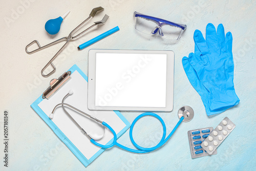 Medical tablet with blank s...