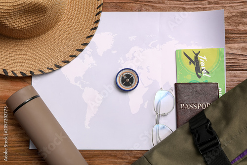 Travel planning flat lay wi...