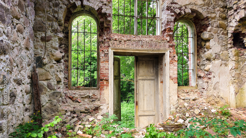 Fototapeta premium Ancient Arched Windows in Forest Ruins
