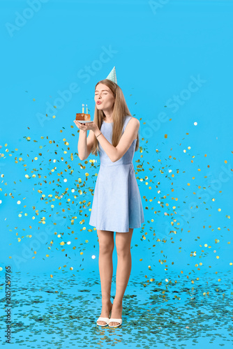 Young woman with piece of b...
