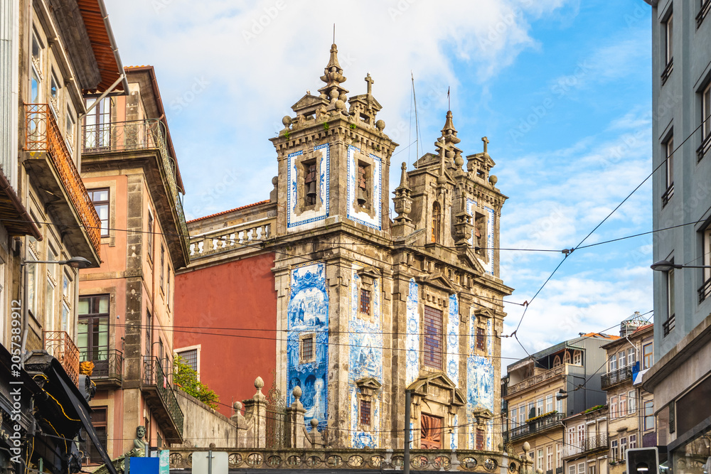 Fototapeta premium Church of Saint Ildefonso located in Porto, Portugal