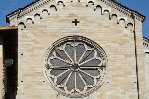 Foto La chiesa romanica di San Fedele nel centro di Como, Lombardia, Italia