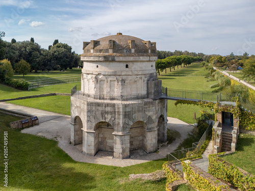 Fotografie Aerial view of the Mausoleum of Theodoric in Ravenna, Italy.