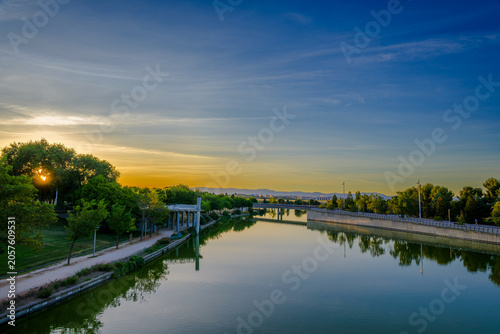 Parque Juan Carlos I de Madrid al atardecer