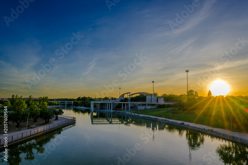 Parque Juan Carlos I de Madrid al atardecer