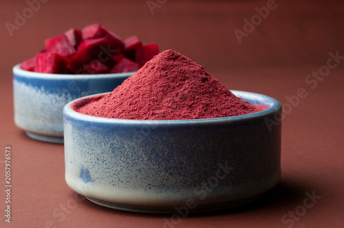 Beetroot powder with chopped beetroot