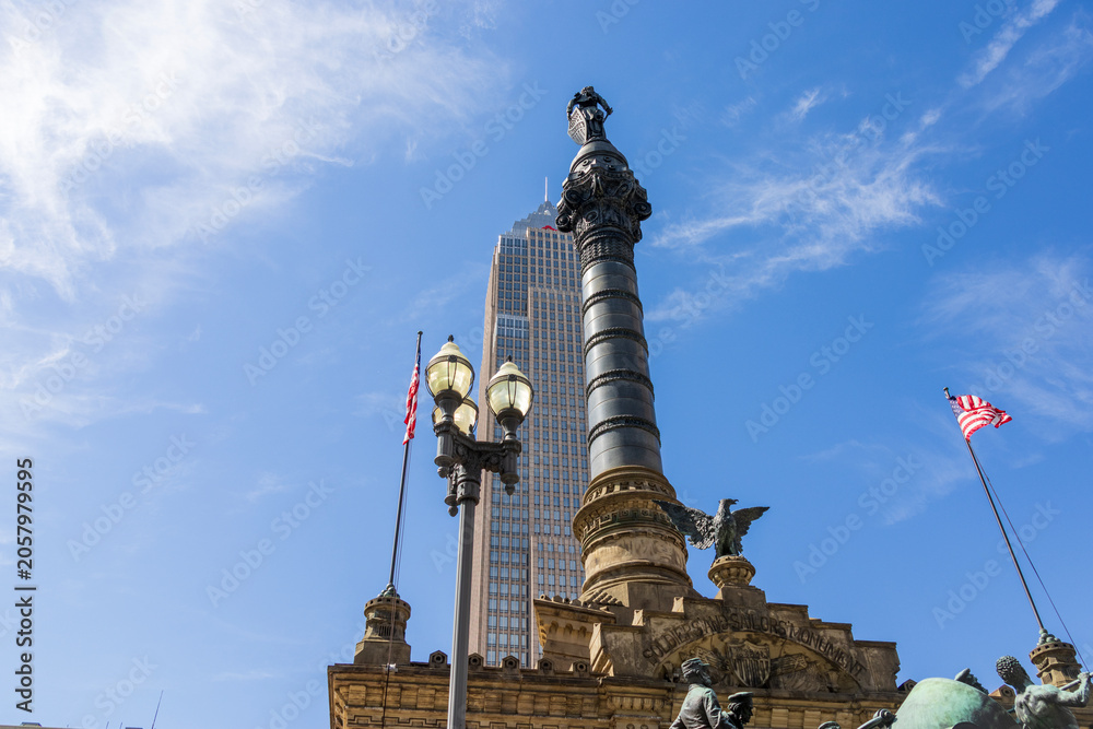 Obraz premium Soldiers' and Sailors' Monument at Cleveland Public Square in downtown Cleveland Ohio USA
