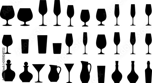 Foto Minimalist vector illustration featuring a curated collection of drinking glasses, bottles, decanters, and barware rendered as solid black silhouettes