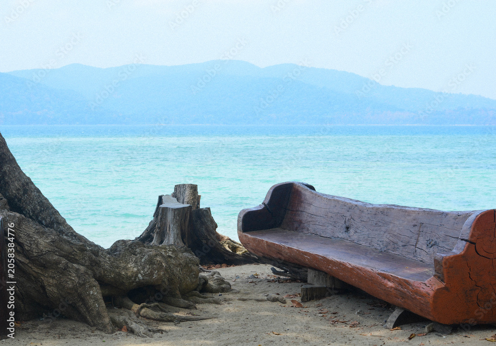 Naklejka premium Ocean bench