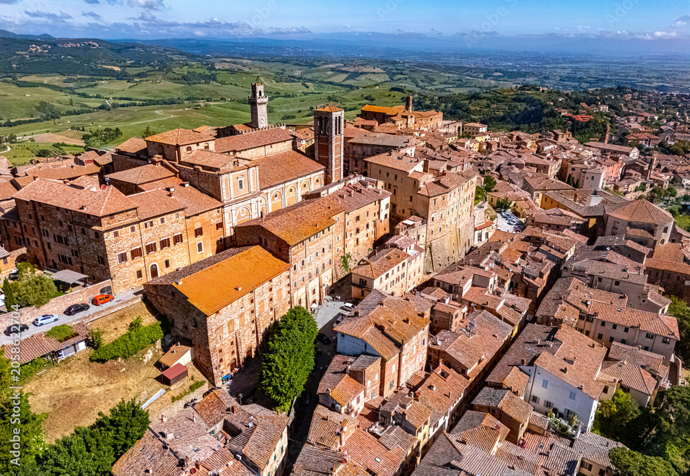 Naklejka premium Aerial view of Montepulciano,Tuscany, Italy