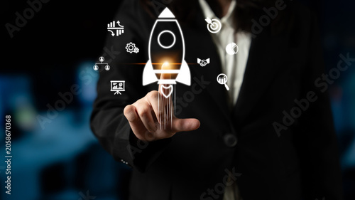 Bild auf Leinwand Startup growth begins with innovation, rocket-inspired momentum, and early-stage strategies that power business development and entrepreneurial success