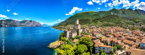 Canvastavla View of Malcesine on the shore of Lake Garda, Italy