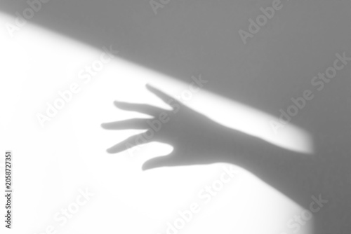 Foto hand shadow on wall background,hand with shadow,hands shadow overlay effects,sil