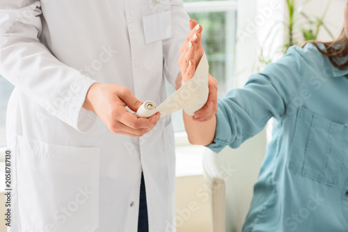Medical professional applyi...