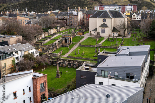 Foto Canongate Churchyard landscape at Edinburgh, Scotland