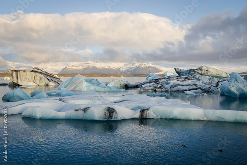 Konstfotografi Ice chunks floating in Jokulsarlon glacier lagoon in Iceland